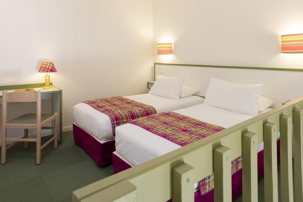 Logis Hotel Restaurant Les Cedres Joyeuse Dış mekan fotoğraf