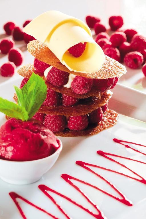 Logis Hotel Restaurant Les Cedres Joyeuse Dış mekan fotoğraf