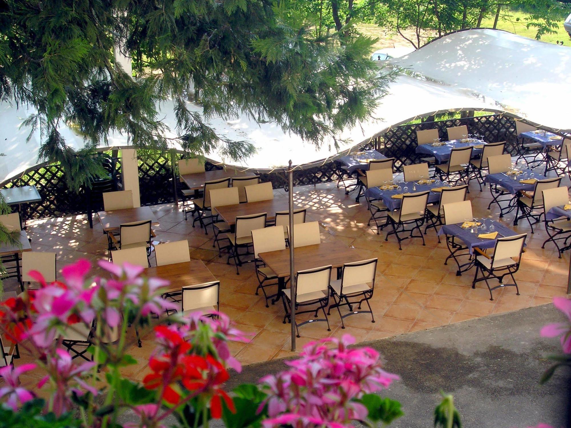 Logis Hotel Restaurant Les Cedres Joyeuse Dış mekan fotoğraf