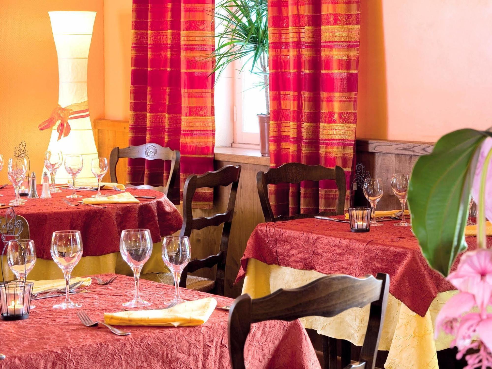 Logis Hotel Restaurant Les Cedres Joyeuse Dış mekan fotoğraf