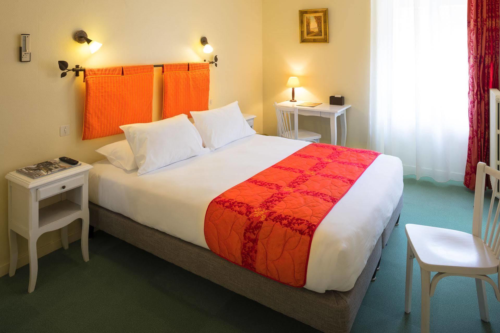 Logis Hotel Restaurant Les Cedres Joyeuse Dış mekan fotoğraf